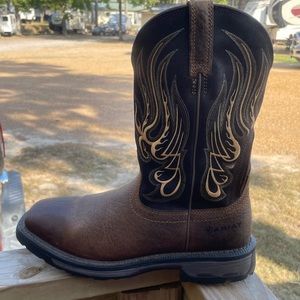 Mens ariat work boots. Worn once size 10 ee (wide)